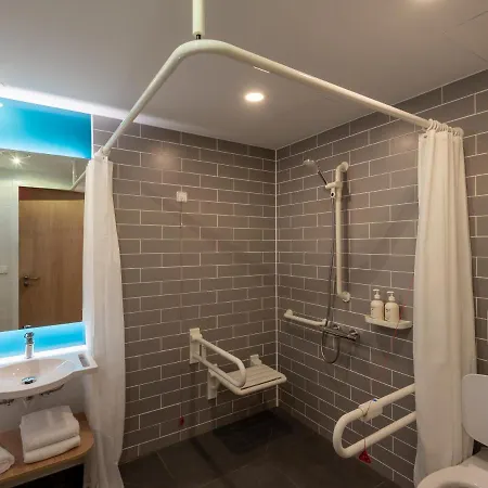 Express - Hamburg South A7-as42 By Ihg Hotel 3*