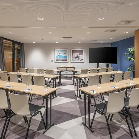Express - Hamburg South A7-as42 By Ihg Hotel 3*