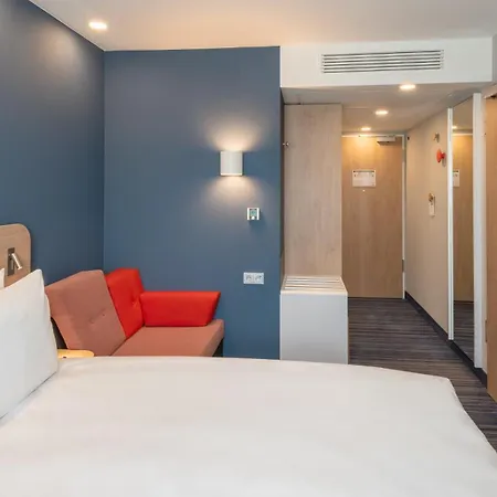 Hotel Express - Hamburg South A7-as42 By Ihg 3*