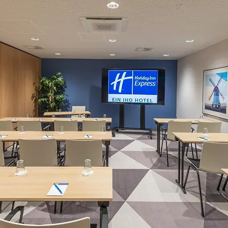 Express - Hamburg South A7-as42 By Ihg Hotel 3*