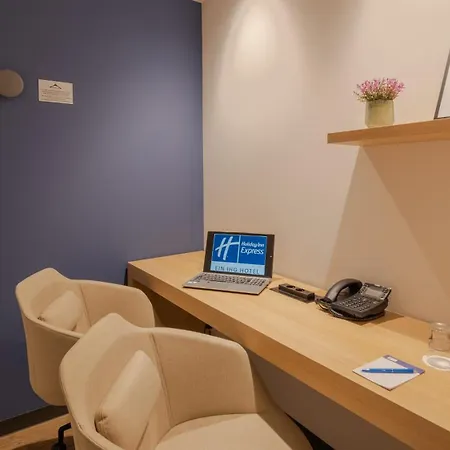 Hotel Express - Hamburg South A7-as42 By Ihg 3*