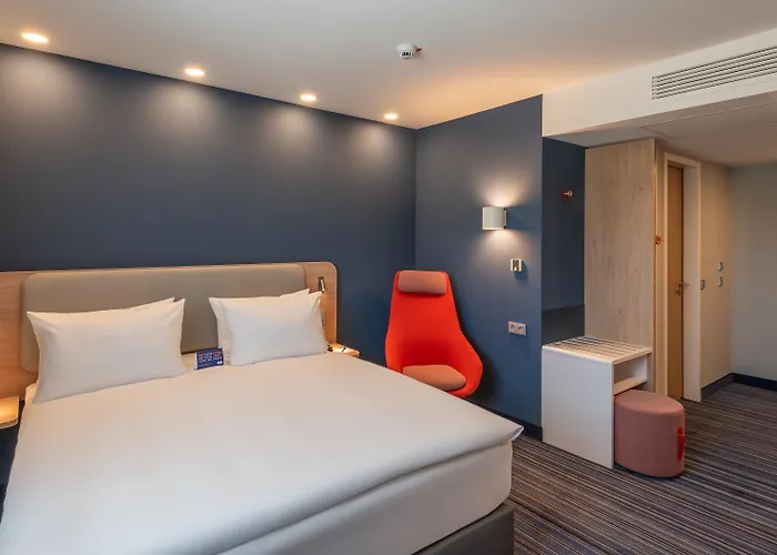 Hotel Express - Hamburg South A7-as42 By Ihg 3*